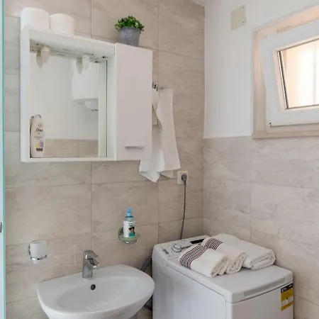 דירה Meet & Greet